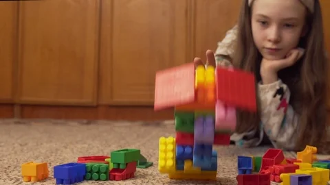 Falling tower from the constructor. Slow motion Video stock 122782908