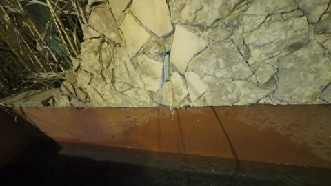 Falling water in slow motion Vídeo Stock 297589298