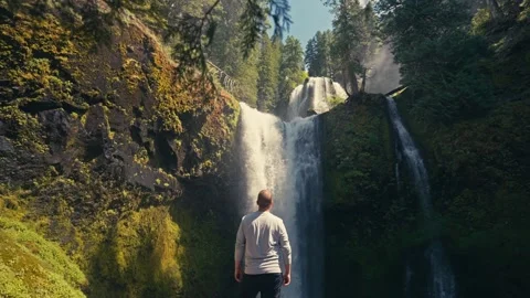 Falls Creek Falls Waterfall Oregon Washington Man Standing Columbia Gorge Видео 280701955