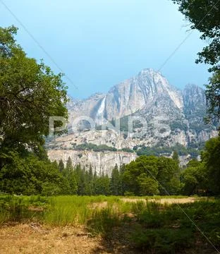 Falls in yosemite valley, yosemite national park, california, usa Stock Photos