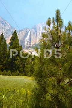Falls in yosemite valley, yosemite national park, california, usa Stock Photos