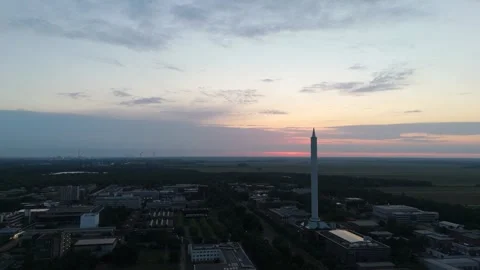 Fallturm Bremen drop tower under a soft pastel twilight sky over Bremen 動画素材 337970767