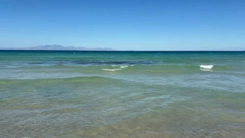 False Bay on a hot summers day, near Cape Town, South Africa Vídeo Stock 332953652