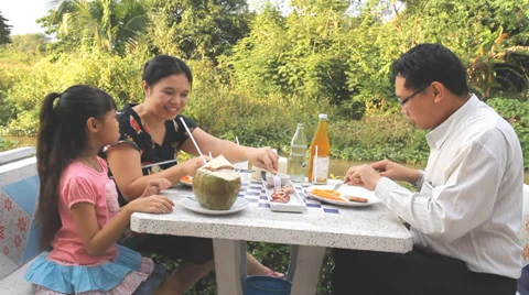 Family dining 스톡 동영상 33871791