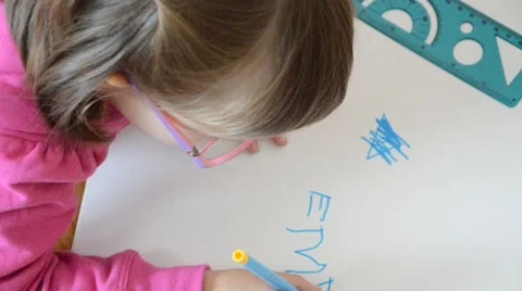 Family drawing Stock Footage 41563703