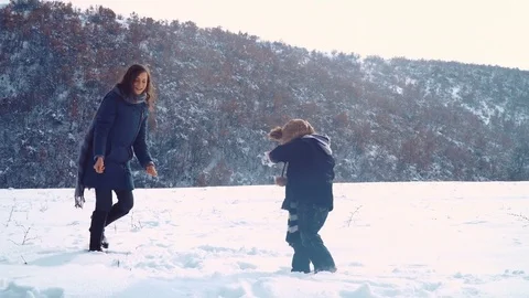 Family fun in winter Stock Footage 72132871