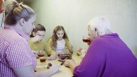 Family at the kitchen table Video stock 71482982