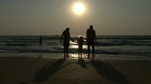 Family sunset Video stock 20526474