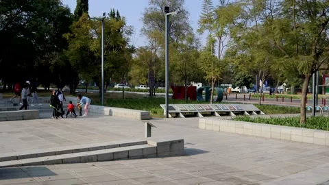 Family walking in chapultepec Stock Footage 171436159