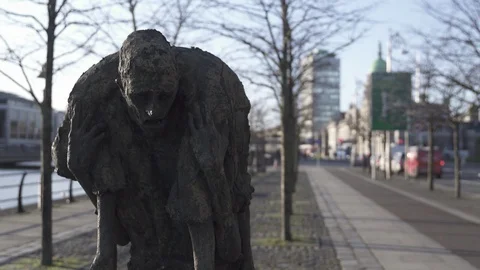 Famine Memorial, Dublin Stock Footage 123643398