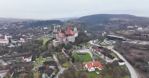 Famous attraction gothic Corvin Castle in Hunedoara Transylvania, Romania Video stock 198214155