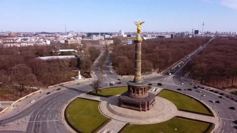 Famous Big Star roundabout with Berlin Victory Column 库存影片 150352452