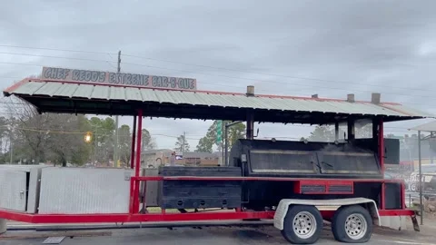 Famous Chef Redds BBQ restaurant in Augusta Georgia on Wrightsboro road smoke Stock Footage 147096552