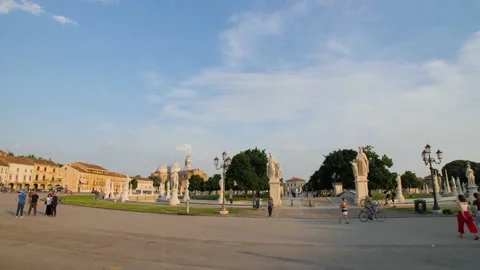 Famous city square during sunset. Prato della Valle in Padua, Veneto, Italy. Stock Footage 157340313