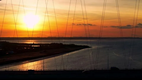 The famous humber bridge spanning the river humber. Single span suspension .. 库存影片 253385422