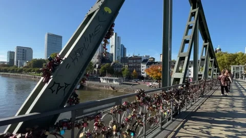 Famous Iron Footbridge called Eiserner Steg. Stock Footage 218304427