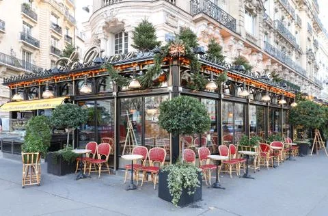 The famous restaurant Le Dome decorated for Christmas located on Montparnasse Foto stock