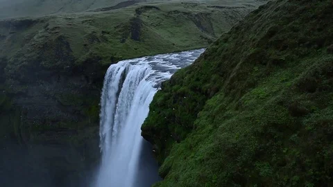 Famous Skogafoss waterfall 스톡 동영상 82322066