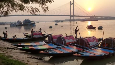 The famous  sunset  view of Kolkata  Ganges  at princep Ghat Stock-Footage 304822983