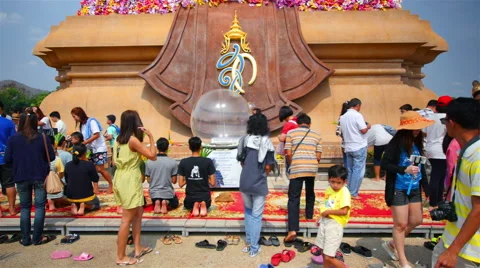 The famous temples in Thailand Stock Footage 51473571