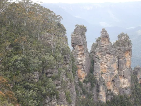 The famous three sisters mountains in Australia 4k Stock Footage 83446955