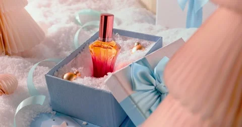 Fancy perfume bottle intended as a festive present. Vídeo Stock 346556948