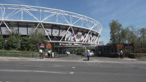 Fans arrive at West Ham's first game this season in the Championship Vídeos de archivo 341763899