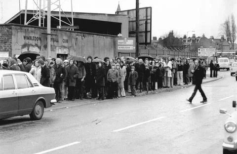 Fans Queue For Fa Cup Tickets At Wimbledon Fc 1975 Stock Photos