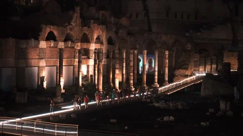 Fantastic 3D visualization on an old building facade in the city centre of Rome Vídeos de archivo 122326815