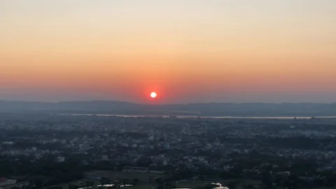 Fantastic sunset in Mandalay. Vídeos de archivo 122364539