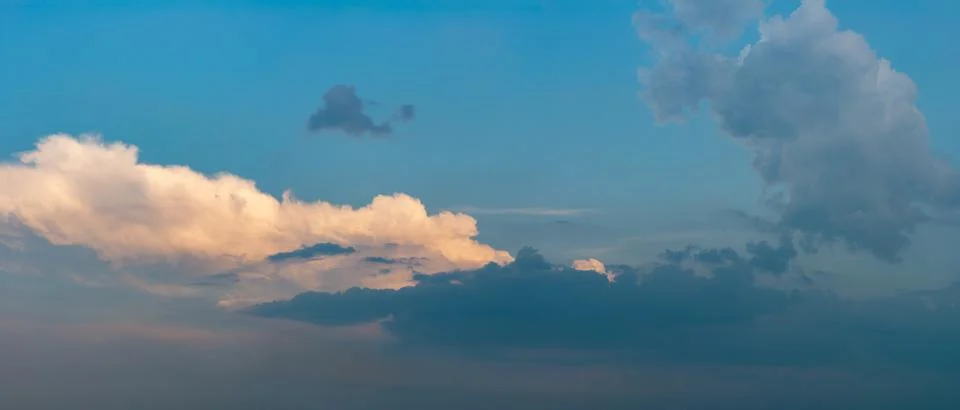 Fantastic thunderclouds at sunrise Stock-Fotos