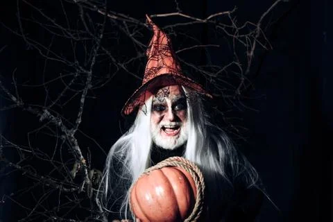 Fantasy horror Halloween. Devil vampire man. Halloween Scene with bloody man 스톡 사진