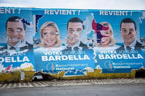 Far-right defeated in the second round of the French legislative elections, Pari Stock Photos