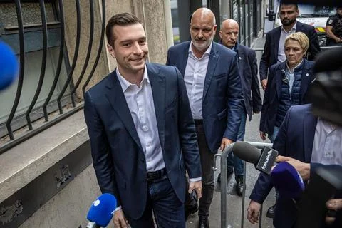 Far-right defeated in the second round of the French legislative elections, Pari 写真素材