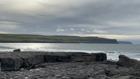 Far Off View Of The Cliffs Of Cliffs Around The Doolin Coastline 스톡 동영상 142900364