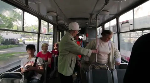 Fare on tram Vídeos de archivo 37142699