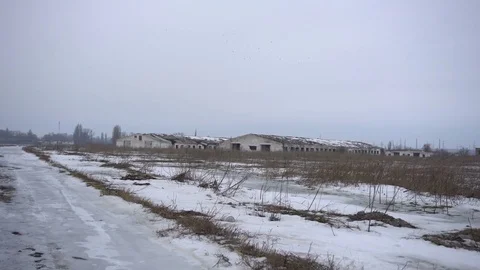 Farm from far away in winter Vídeo Stock 72500435