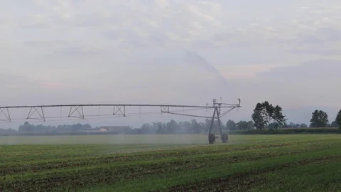 Farm irrigation machine moving Video stock 77508443
