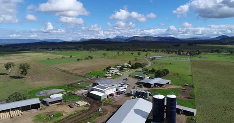 Farm low flyover 스톡 동영상 75430871