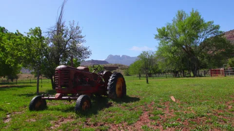Farm Tracktor Motion Time Lapse 스톡 동영상 33193478