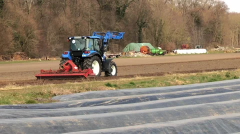Farm tractor Видео 48319187