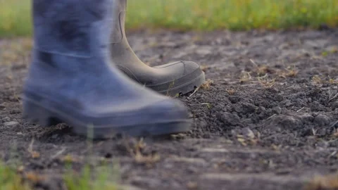 Farmer boot raise  earth slow motion 動画素材 131757370