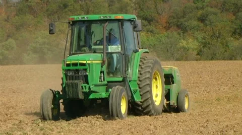 Farmer Sowing Seed 02 動画素材 8600405