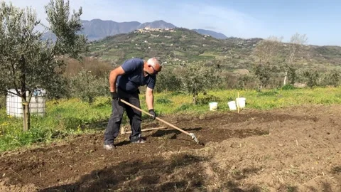 Farmer working in the field Stock-Footage 151957529