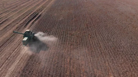 Farming the grain field Stock-Footage 98614055