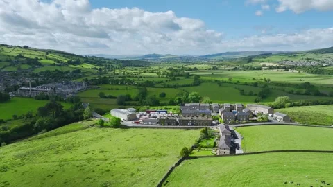 Farms and Fields over Cononley and River Aire, Keighley, Yorkshire, UK Stockbeeldmateriaal 278627654
