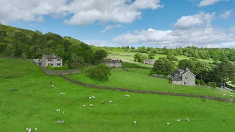 Farms and Fields over Cononley and River Aire, Keighley, Yorkshire, UK Stockbeeldmateriaal 278627819