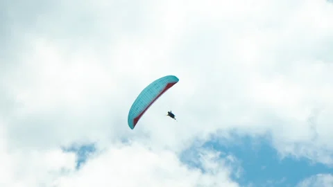 Fascinating paragliding in sky. Video stock 249481705