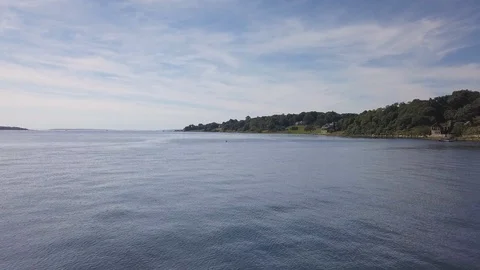 Fast Aerial over Ocean. Rhode Island Summer Coastline 4K 스톡 동영상 115990159