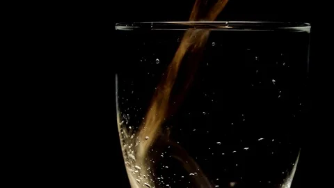 Fast beer. 스톡 동영상 117098398